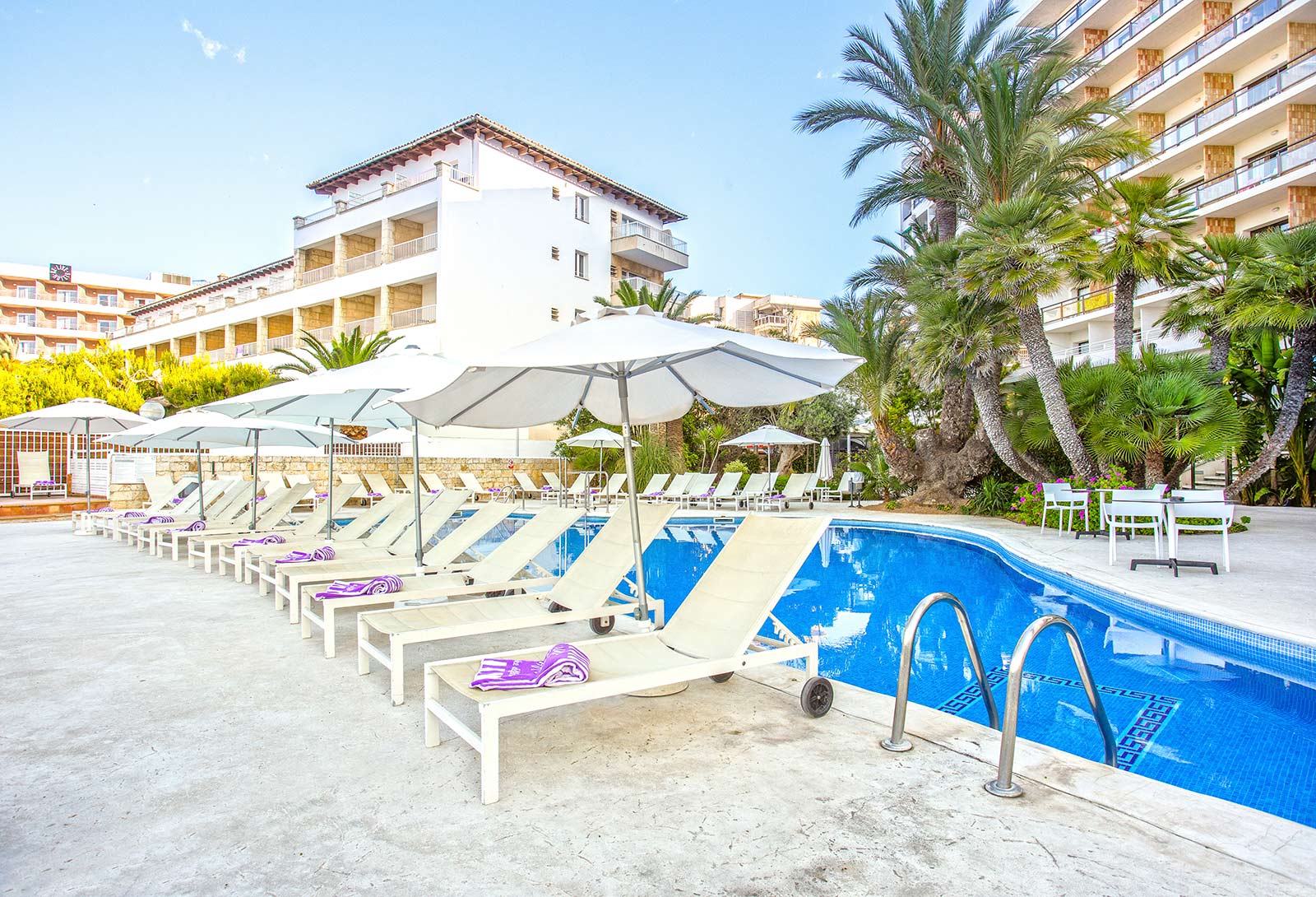 Only adults hotel in Marivent, Palma Only adults hotel in Marivent, Palma