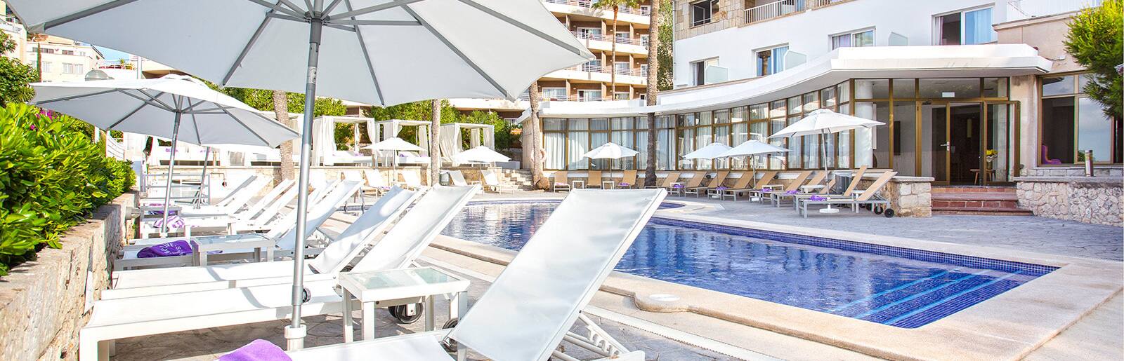 Piscina del Hotel Be Live Adults Only La Cala Piscina del Hotel Be Live Adults Only La Cala