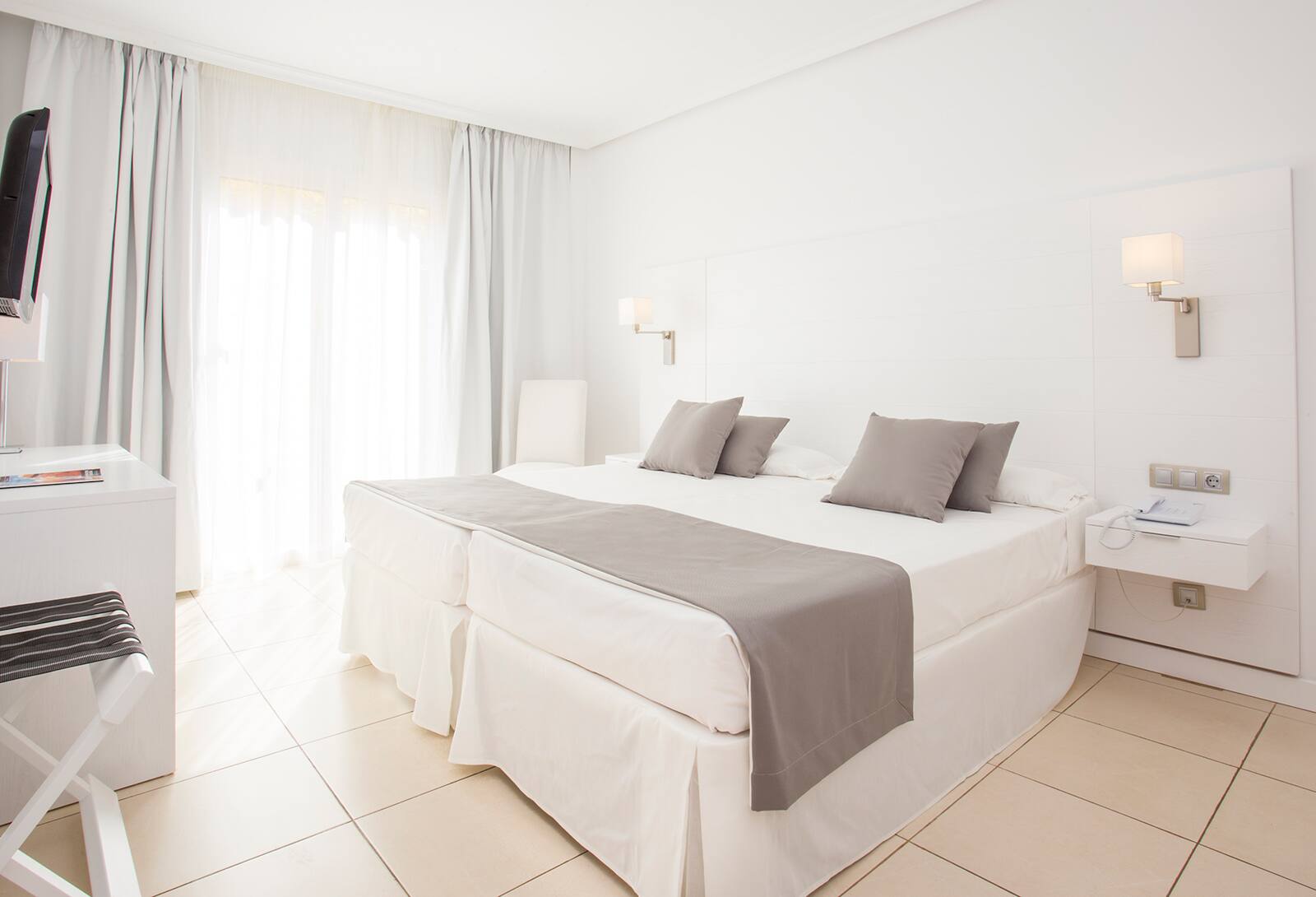 Room, Be Live Family Costa Los Gigantes Room, Be Live Family Costa Los Gigantes