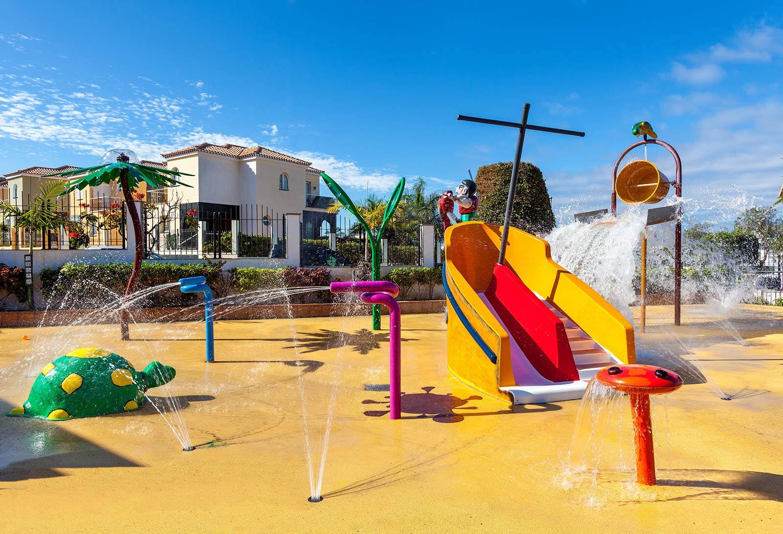 Splash, Be Live Family Costa Los Gigantes Splash, Be Live Family Costa Los Gigantes