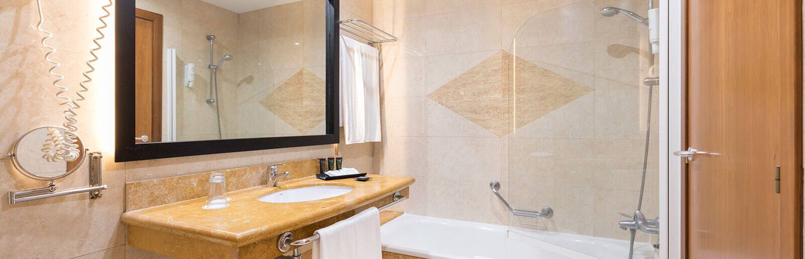 FT@Baño Habitación, Be Live Experience La Nina FT@Baño Habitación, Be Live Experience La Nina